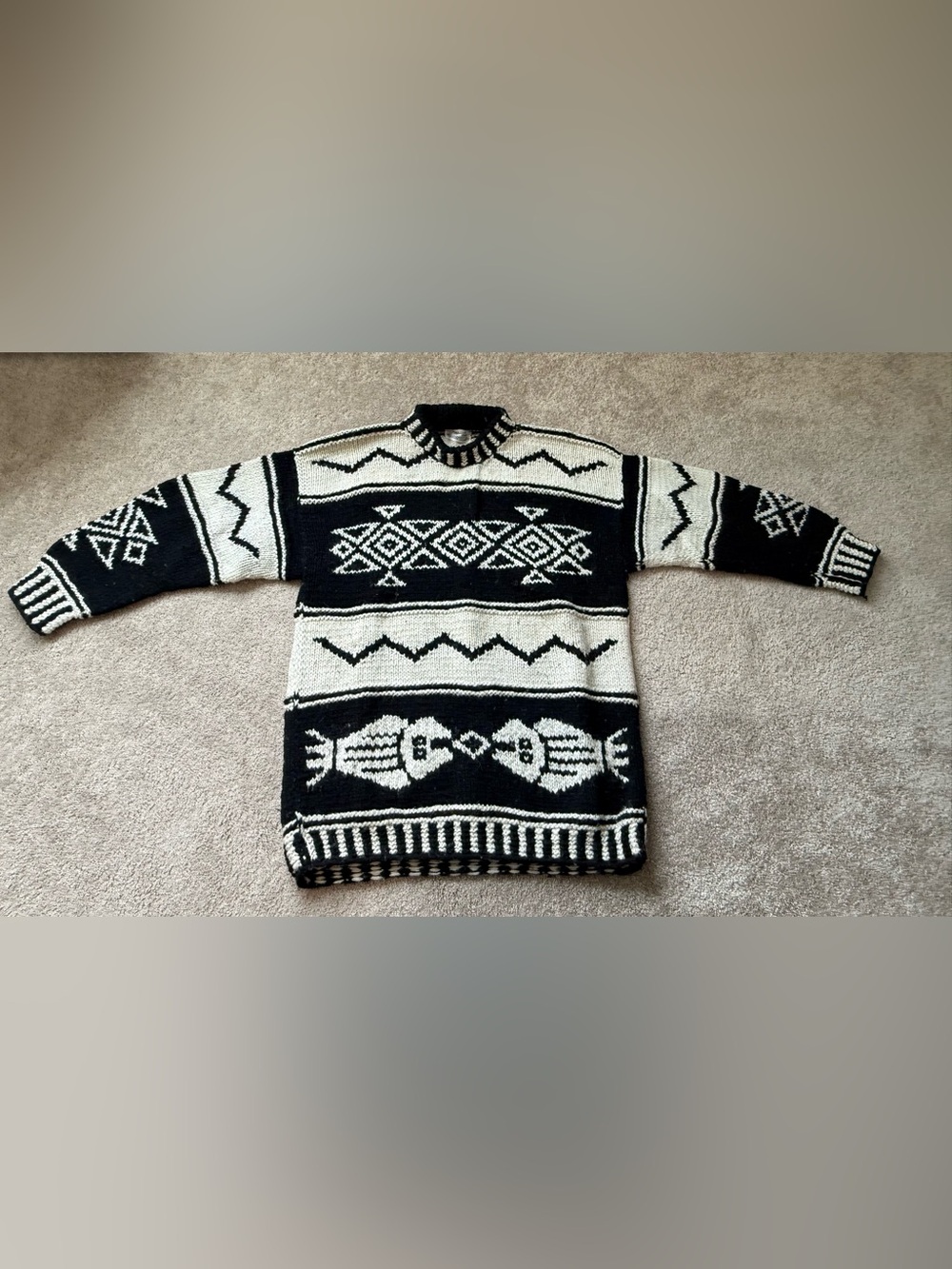 Otavalo | 100% Wool Handmade Ecuador Sweater | Black & Ivory